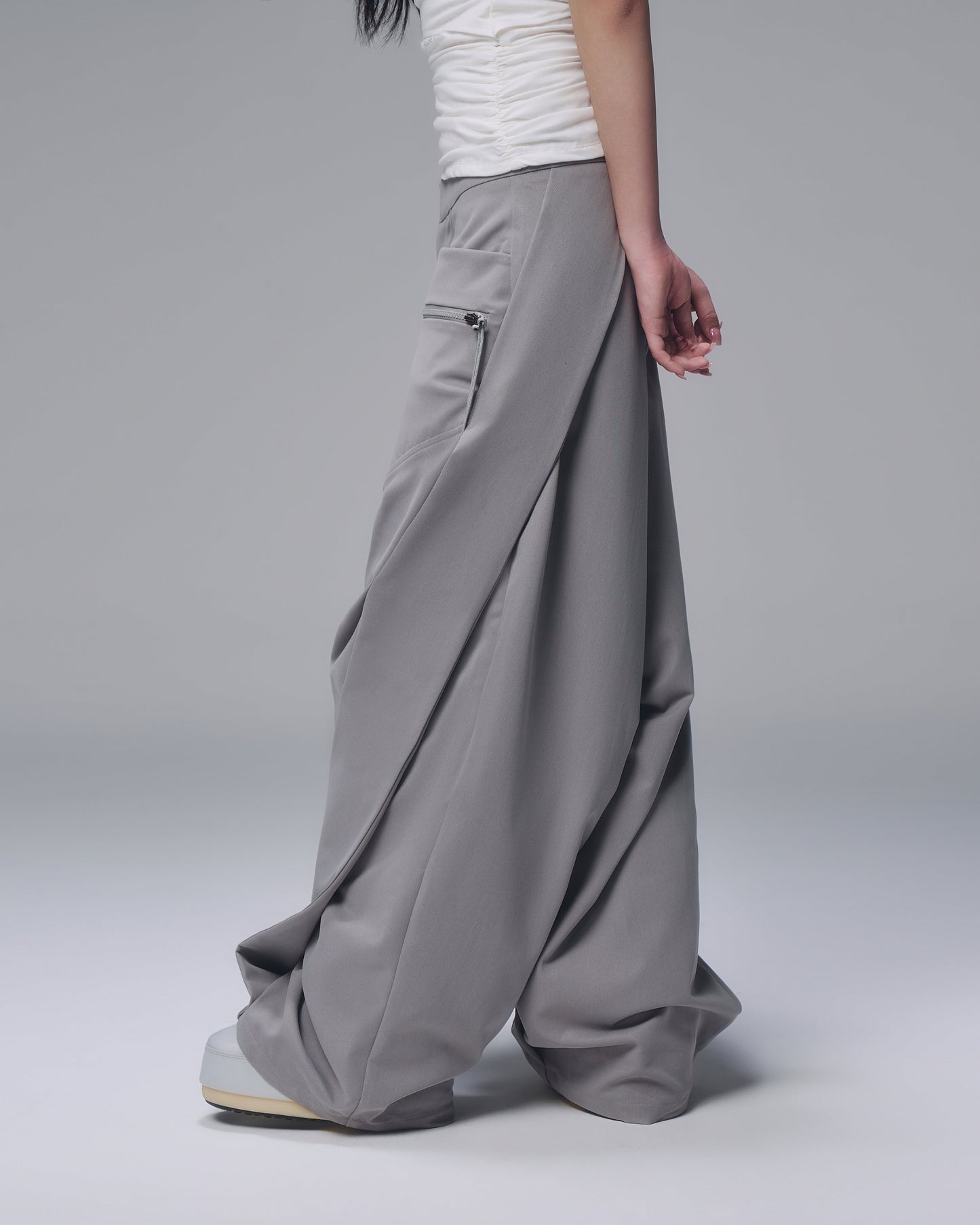 Bunny Hill Archer Pants (Grey) (Pre-order) - Em Clothing