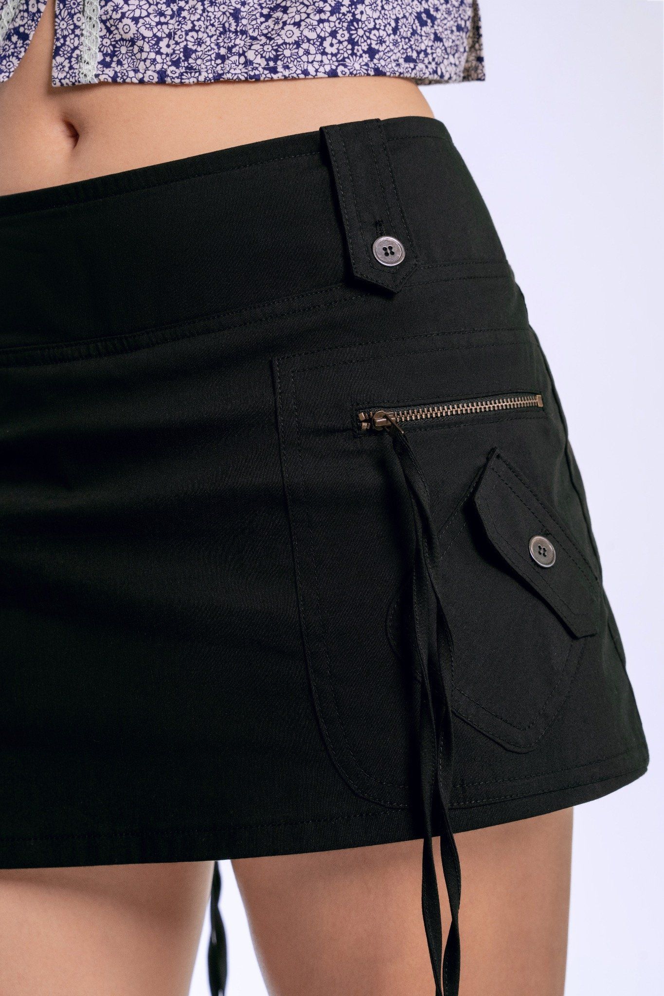 Libe Black Zipper Pockets Mini Skirt (Pre-order)