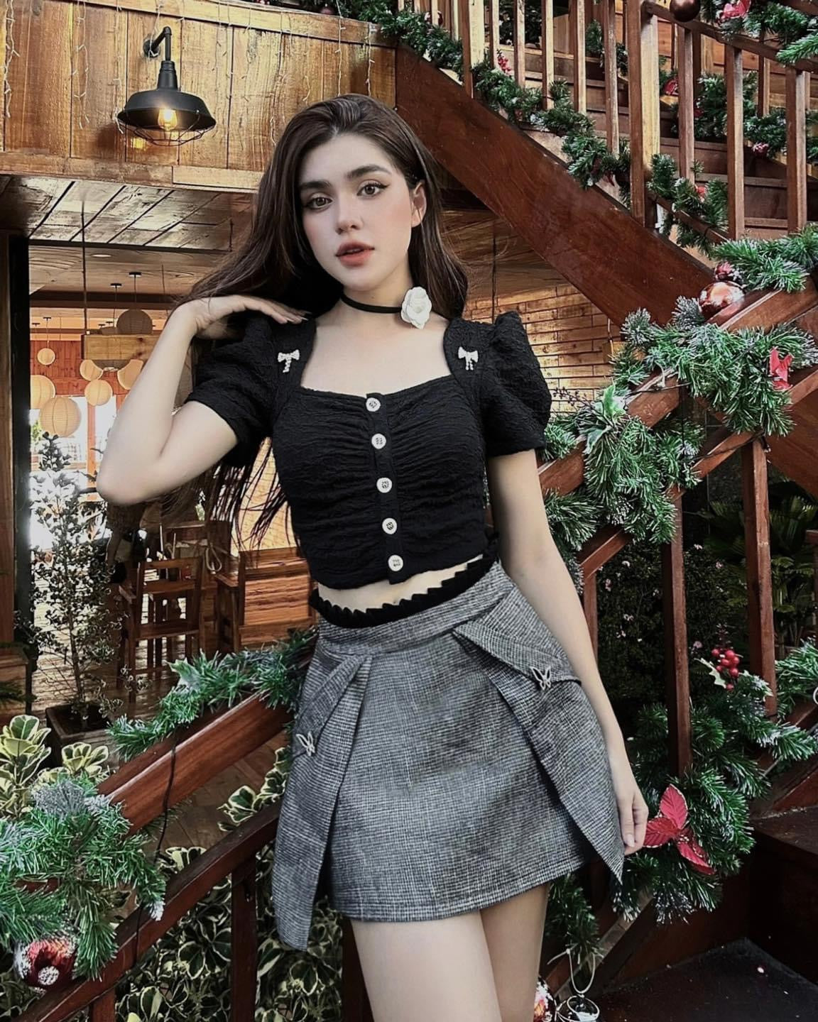 The Fance Butter Blink Skirt (Pre-order)