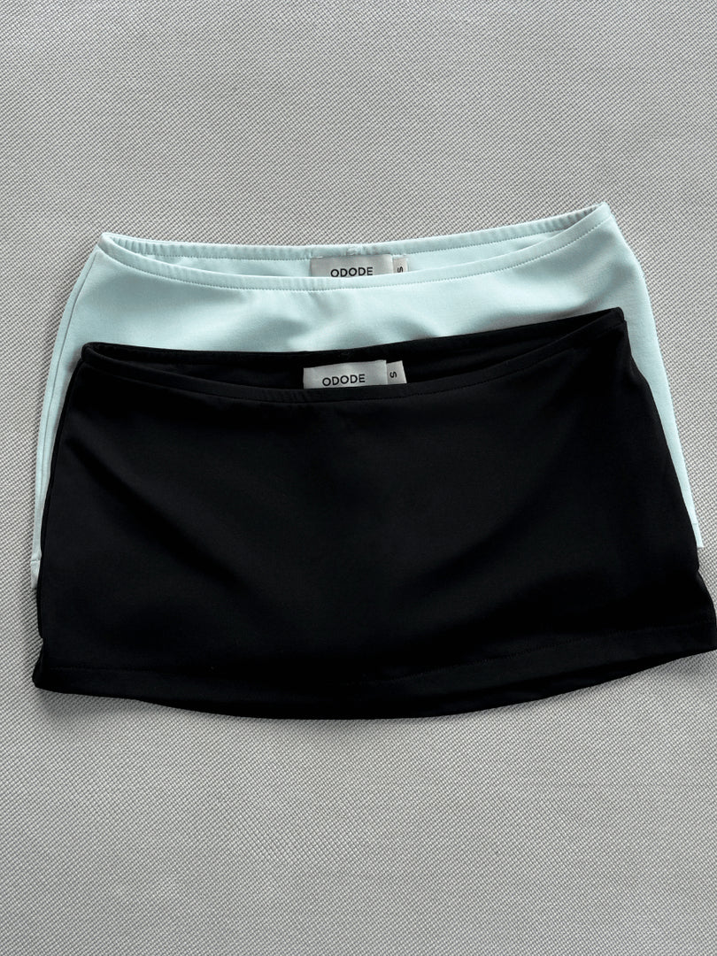 Odode Knit Skirt With Metal Clasp