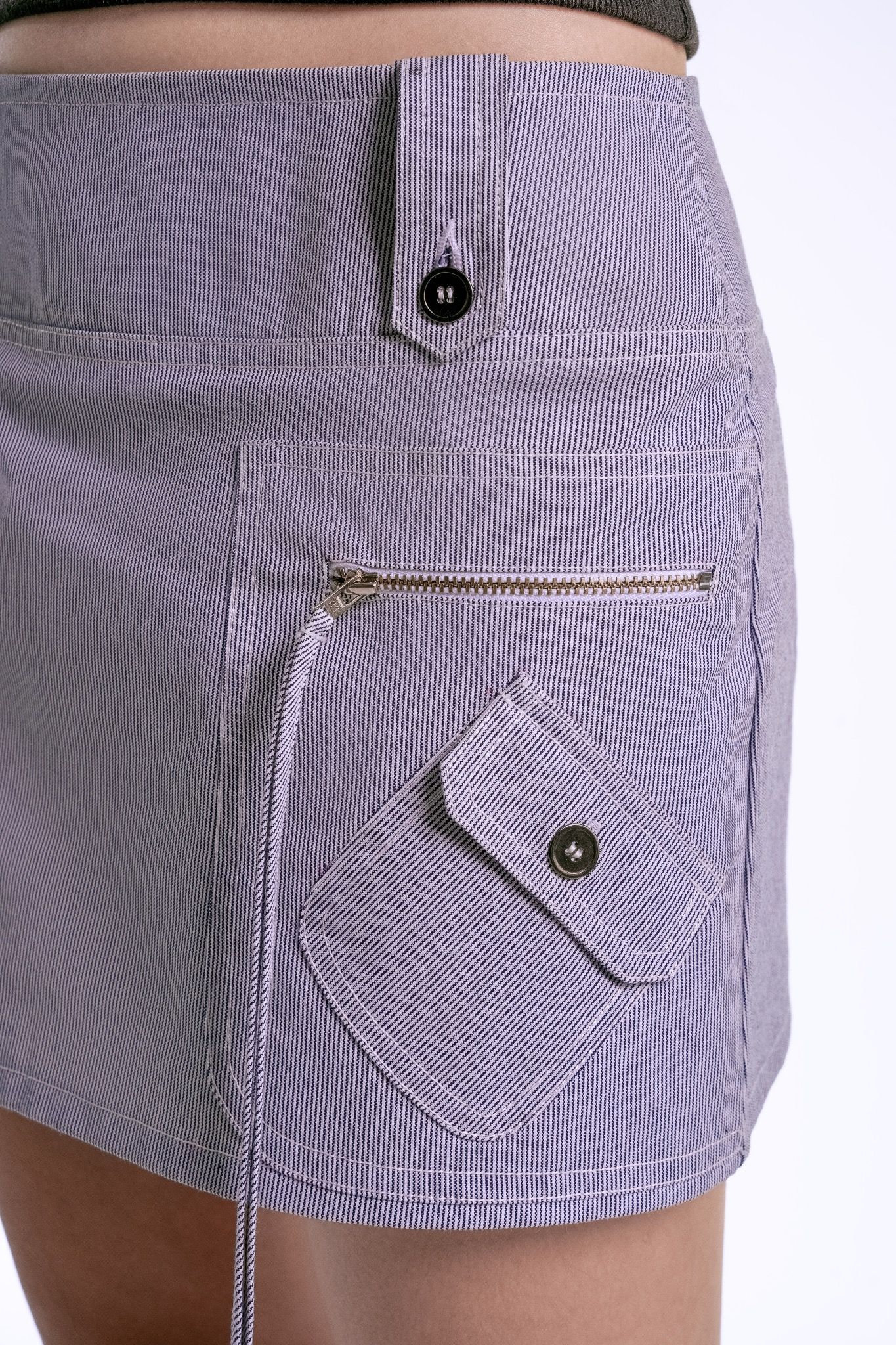 Libe Hairline Striped Zipper Pockets Mini Skirt (Pre-order)