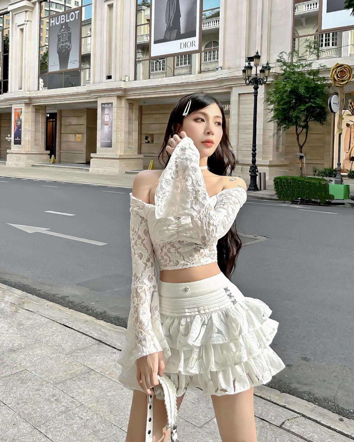 The Fance Honey Moon Crop (Pre-order)