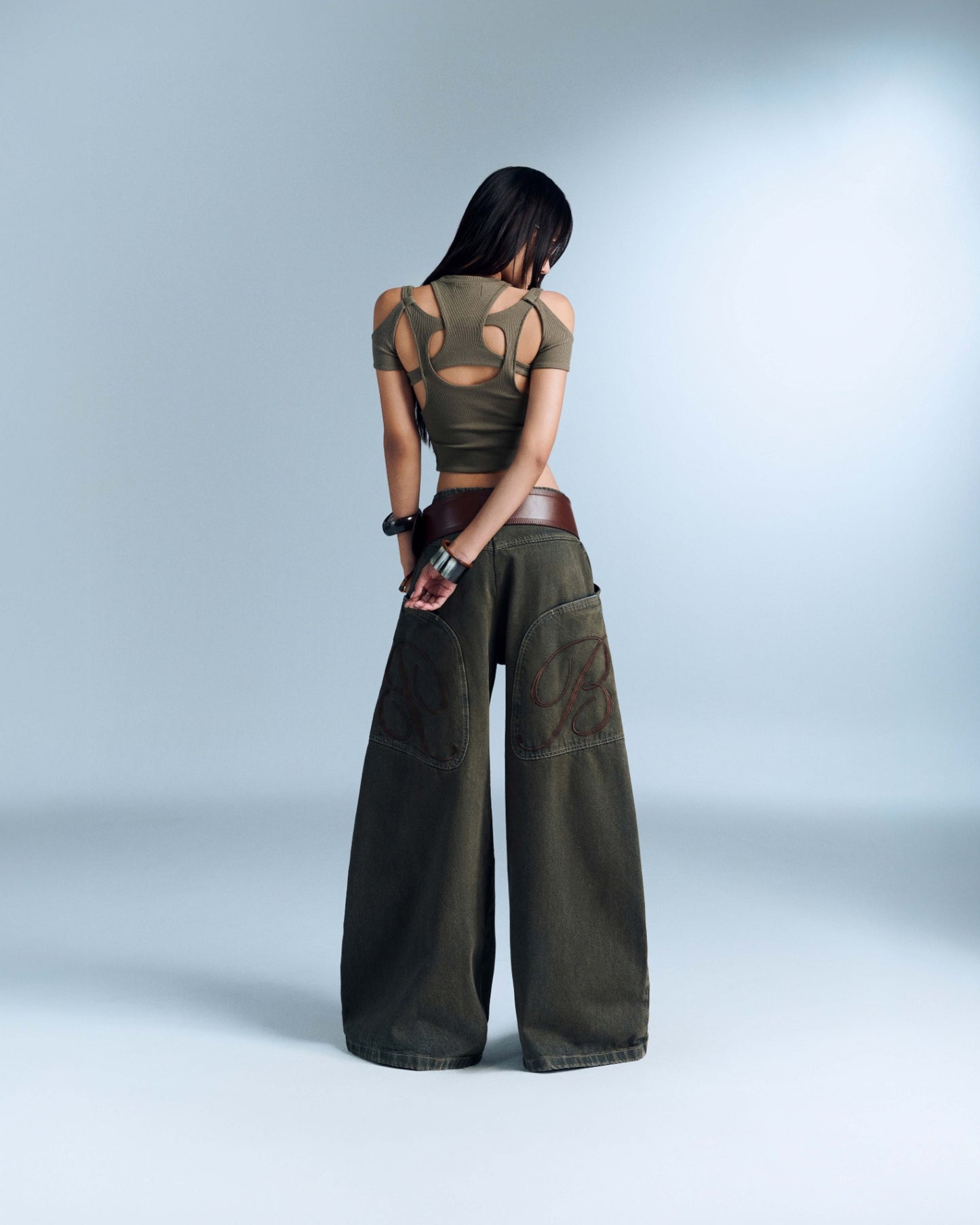 Bunny Hill Seymour Pants Ver Jeans
- Brownish Gray (Pre-order)