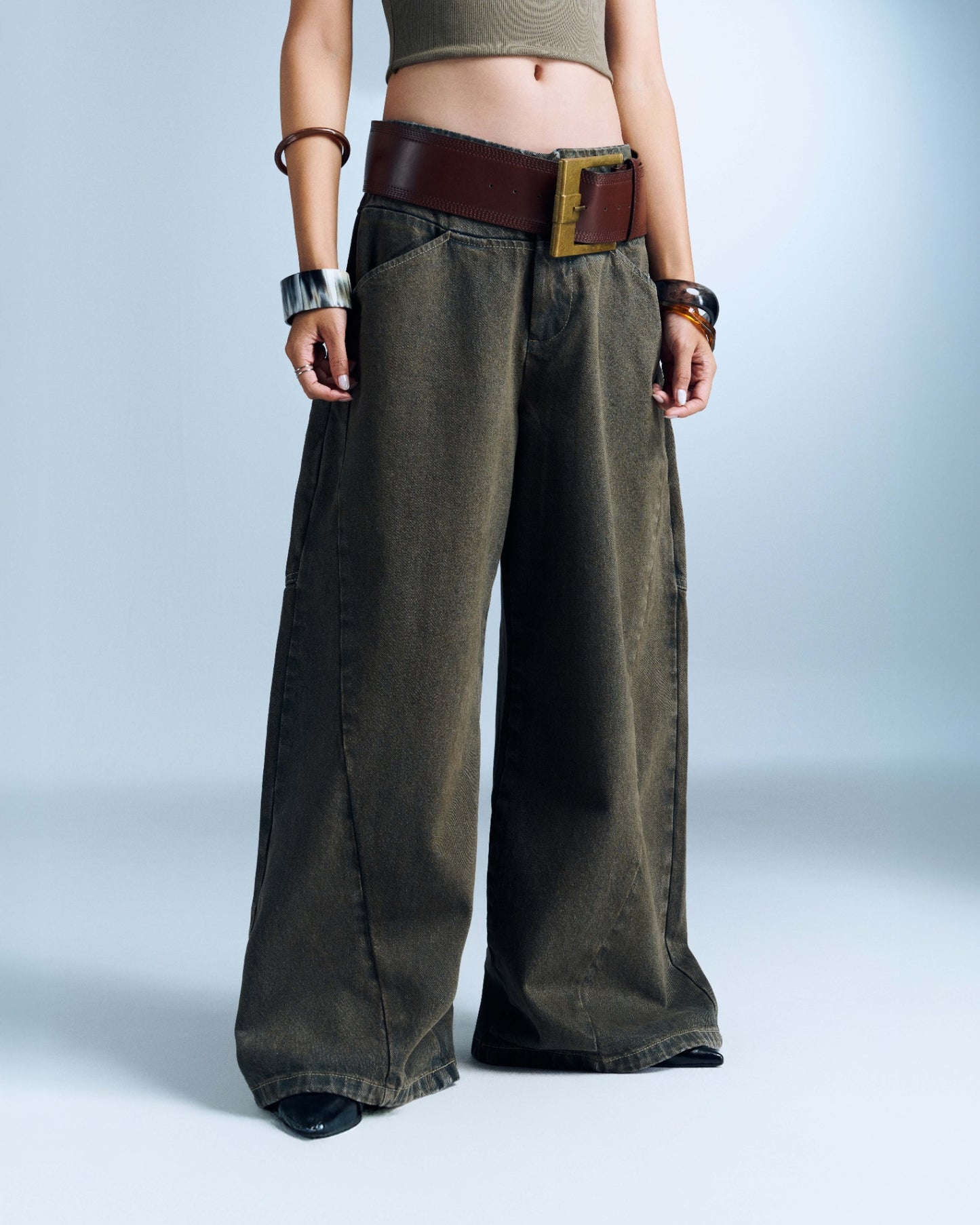Bunny Hill Seymour Pants Ver Jeans
- Brownish Gray (Pre-order)