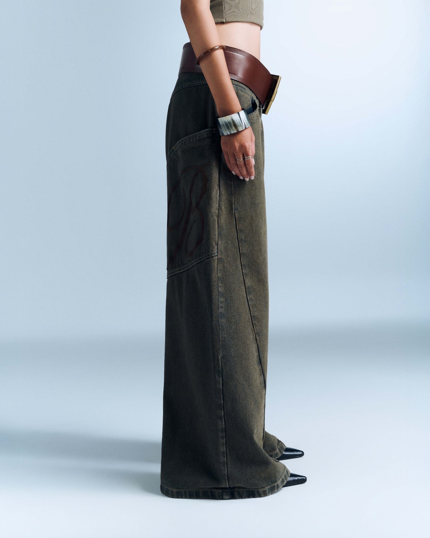 Bunny Hill Seymour Pants Ver Jeans
- Brownish Gray (Pre-order)