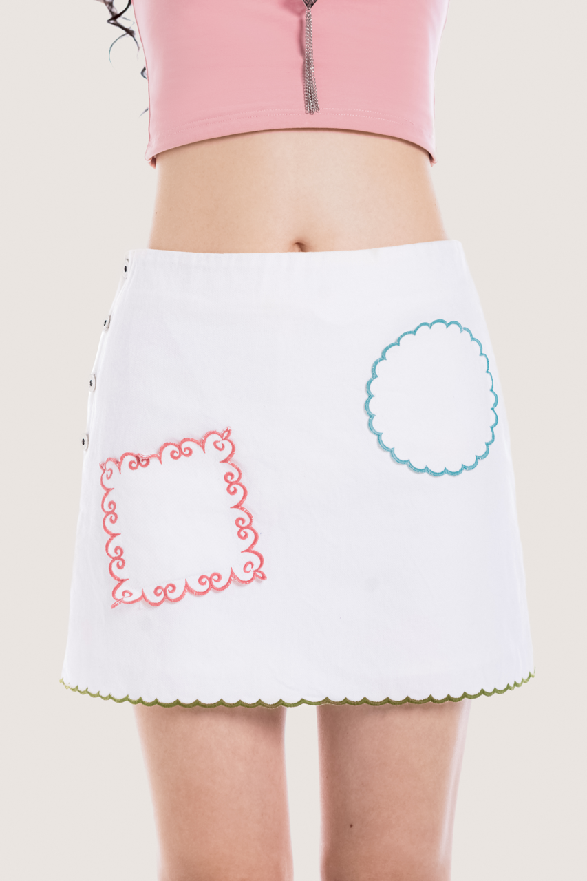 Libe White Scalloped Edge Embroidered Mini Skirt (Pre-order)