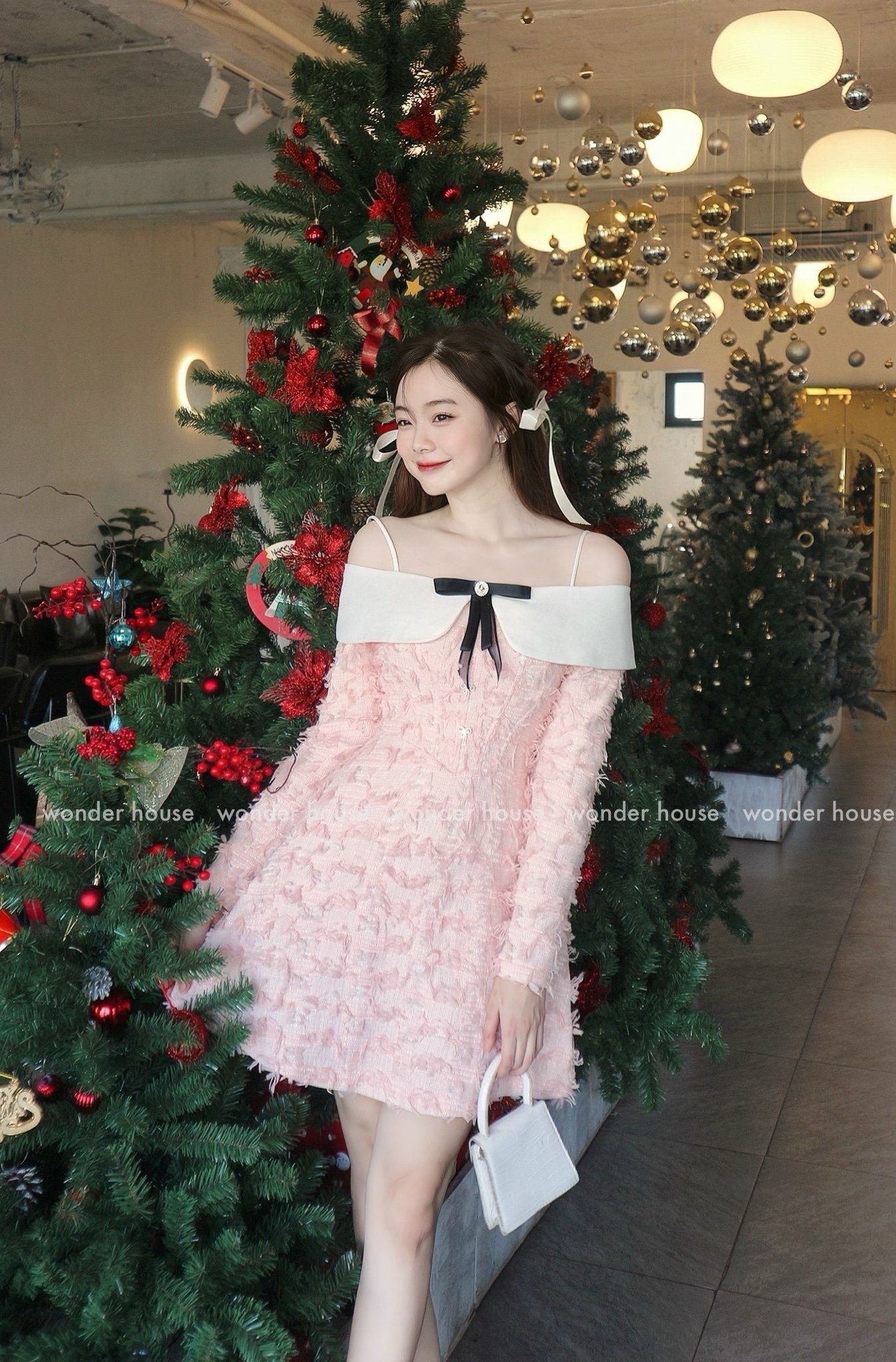 Wonderhouse Jisoo Dress (Pre-order)