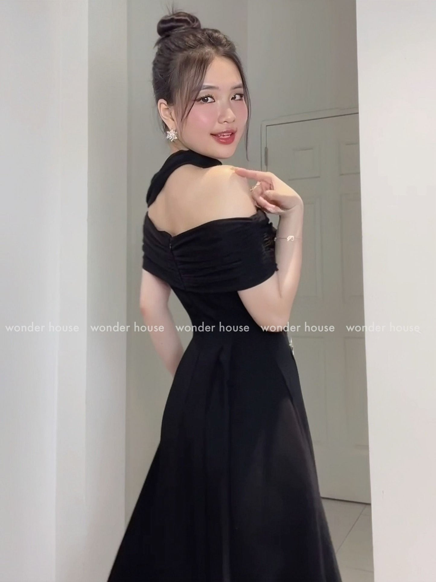 Wonderhouse Vio Dress (Pre-order)