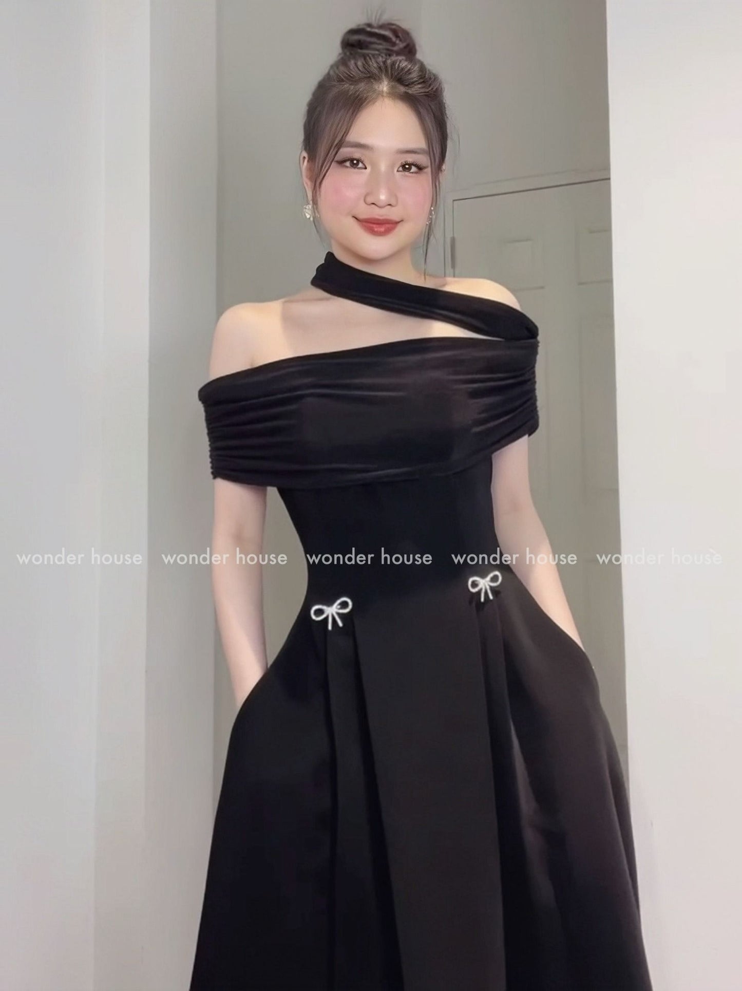 Wonderhouse Vio Dress (Pre-order)