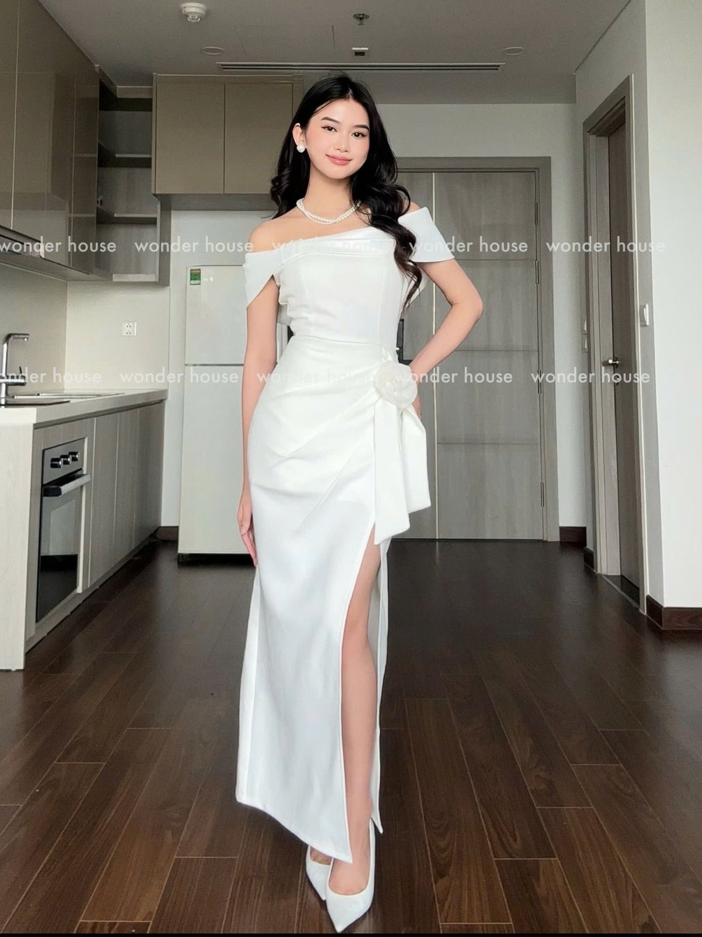 Wonderhouse Vivian Dress (Pre-order)