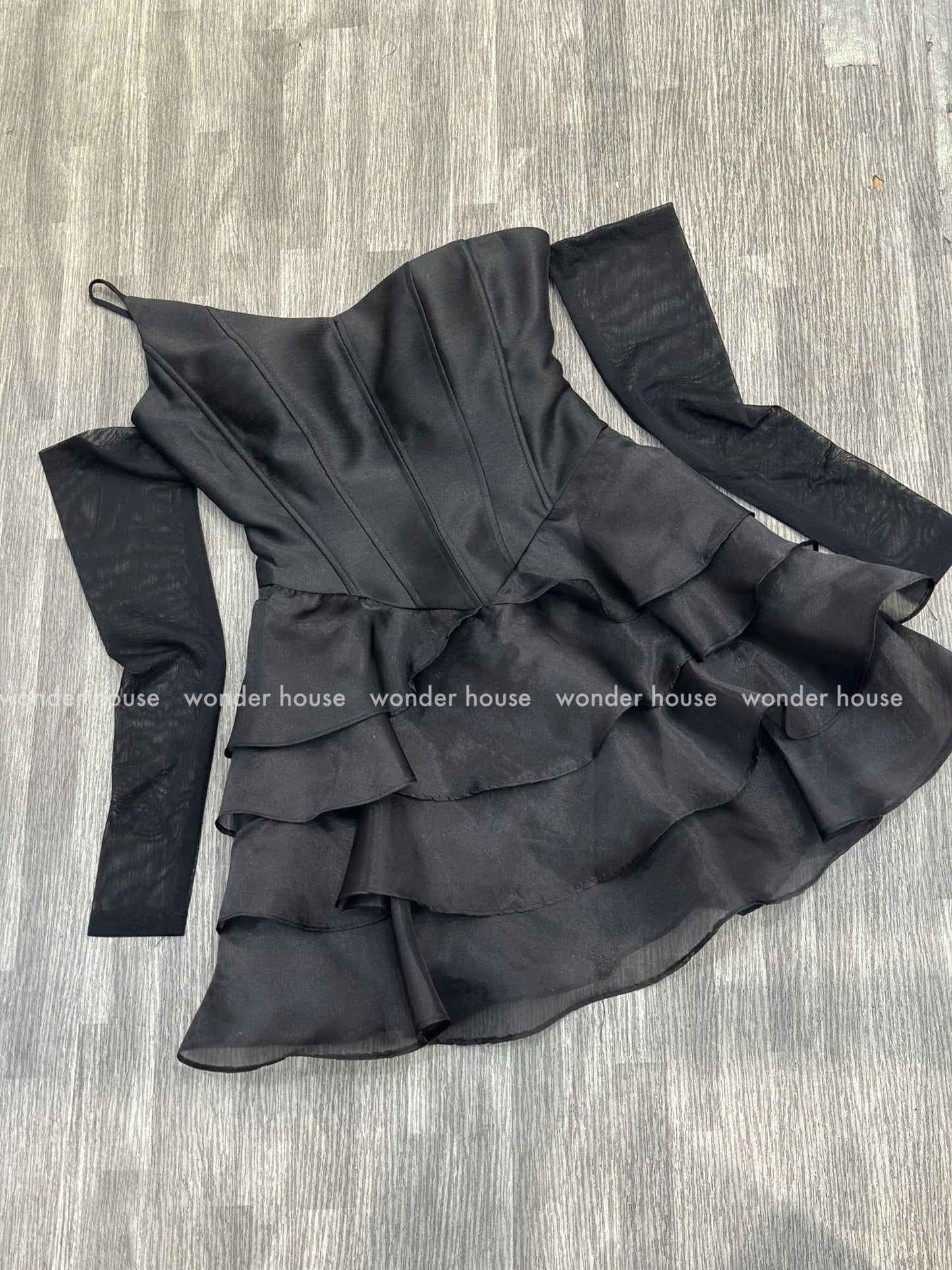 Wonderhouse Nina Dress (Pre-order)