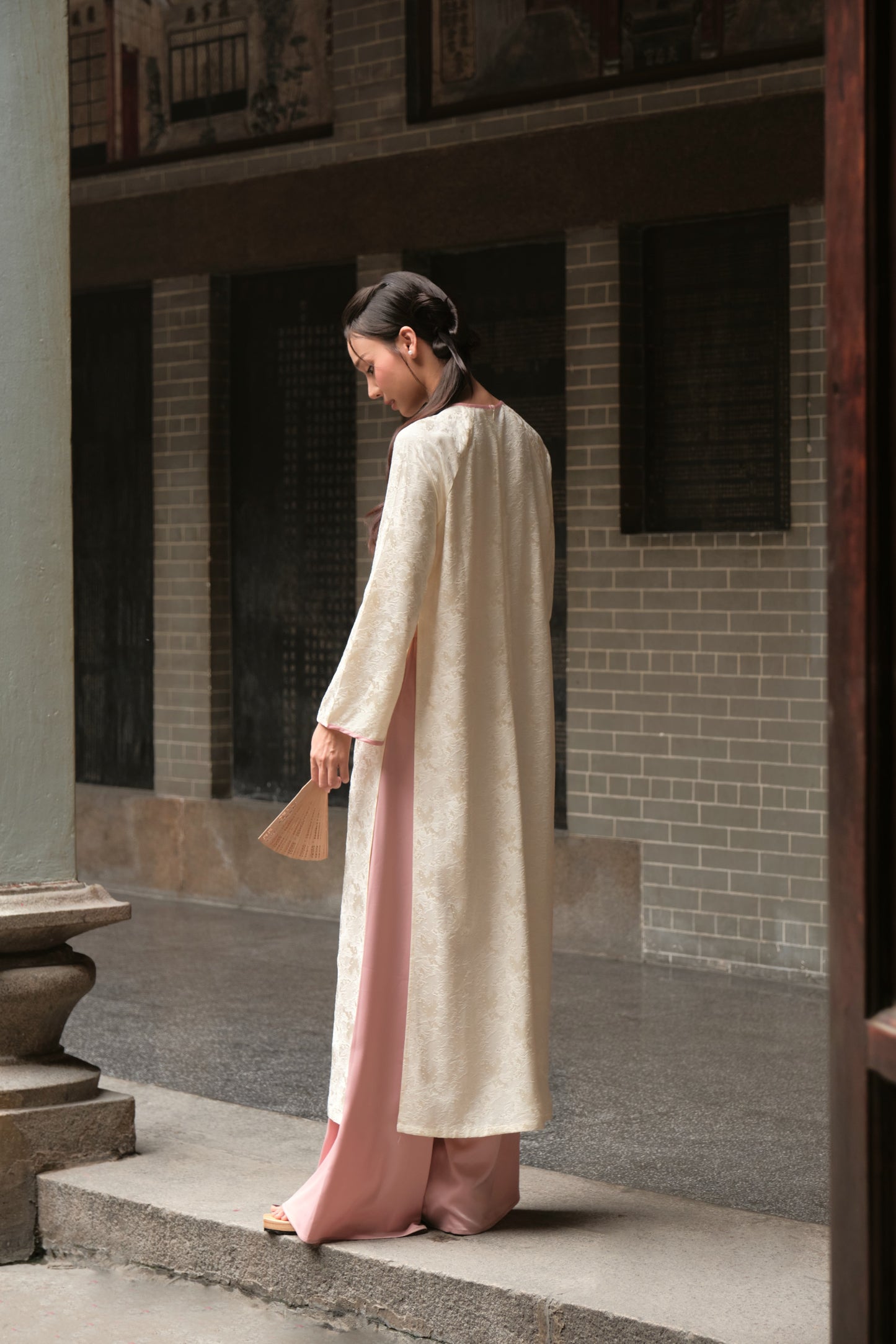 Mieufashionista Modern Straight Ao Dai Thuy Tien