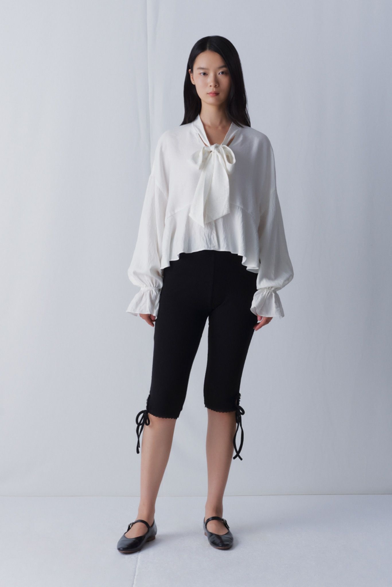 Libe Black Ribbed Capri Pants (Pre-order)
