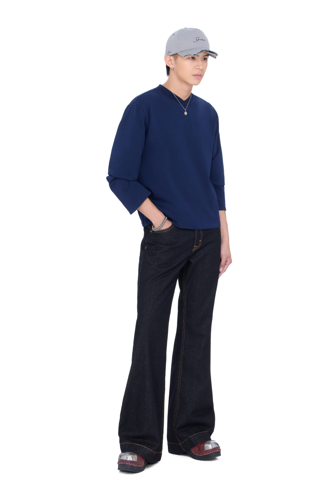 The Beuter Blank Navy Boxy V-Neck Long Sleeve T-Shirt