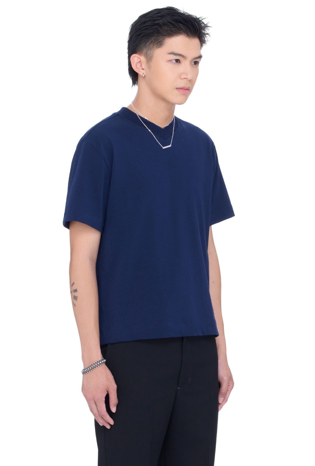 The Beuter Blank Navy Boxy V-Neck T-Shirt