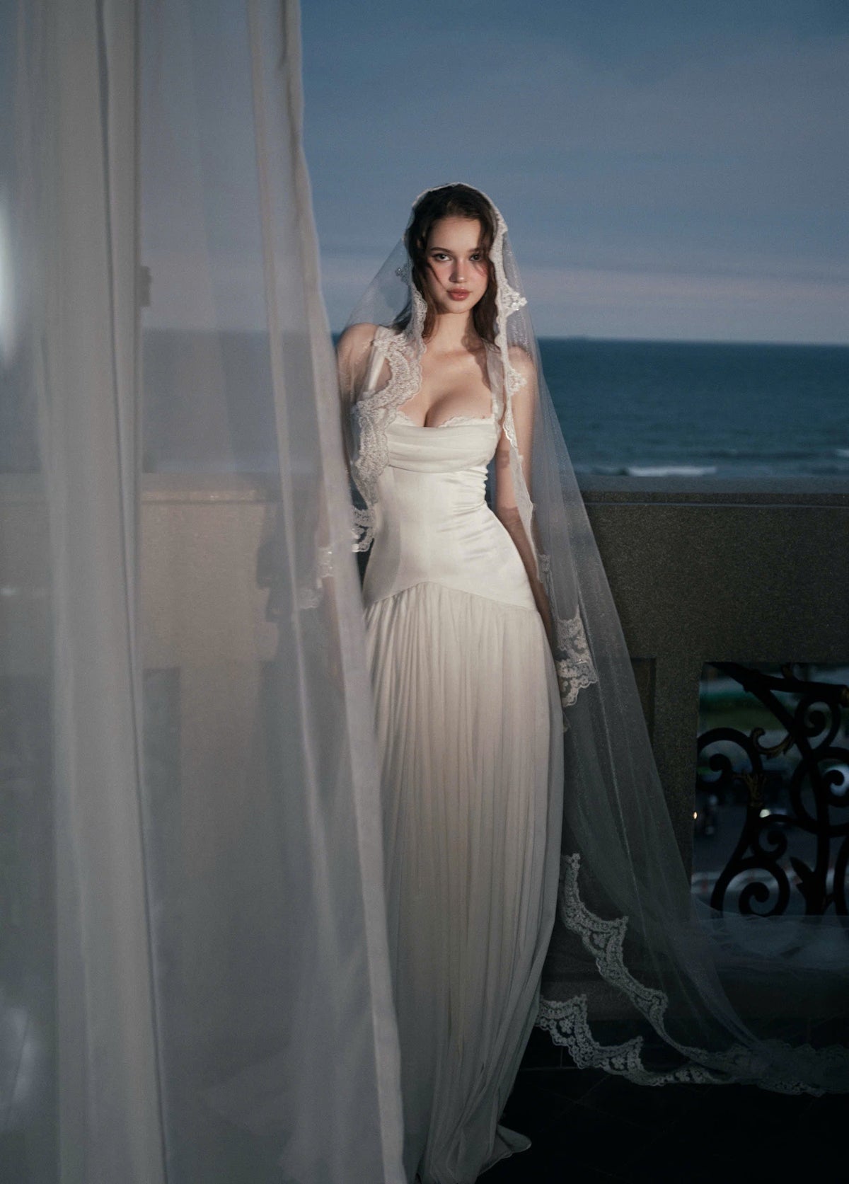 Kisserine Camilla Gown