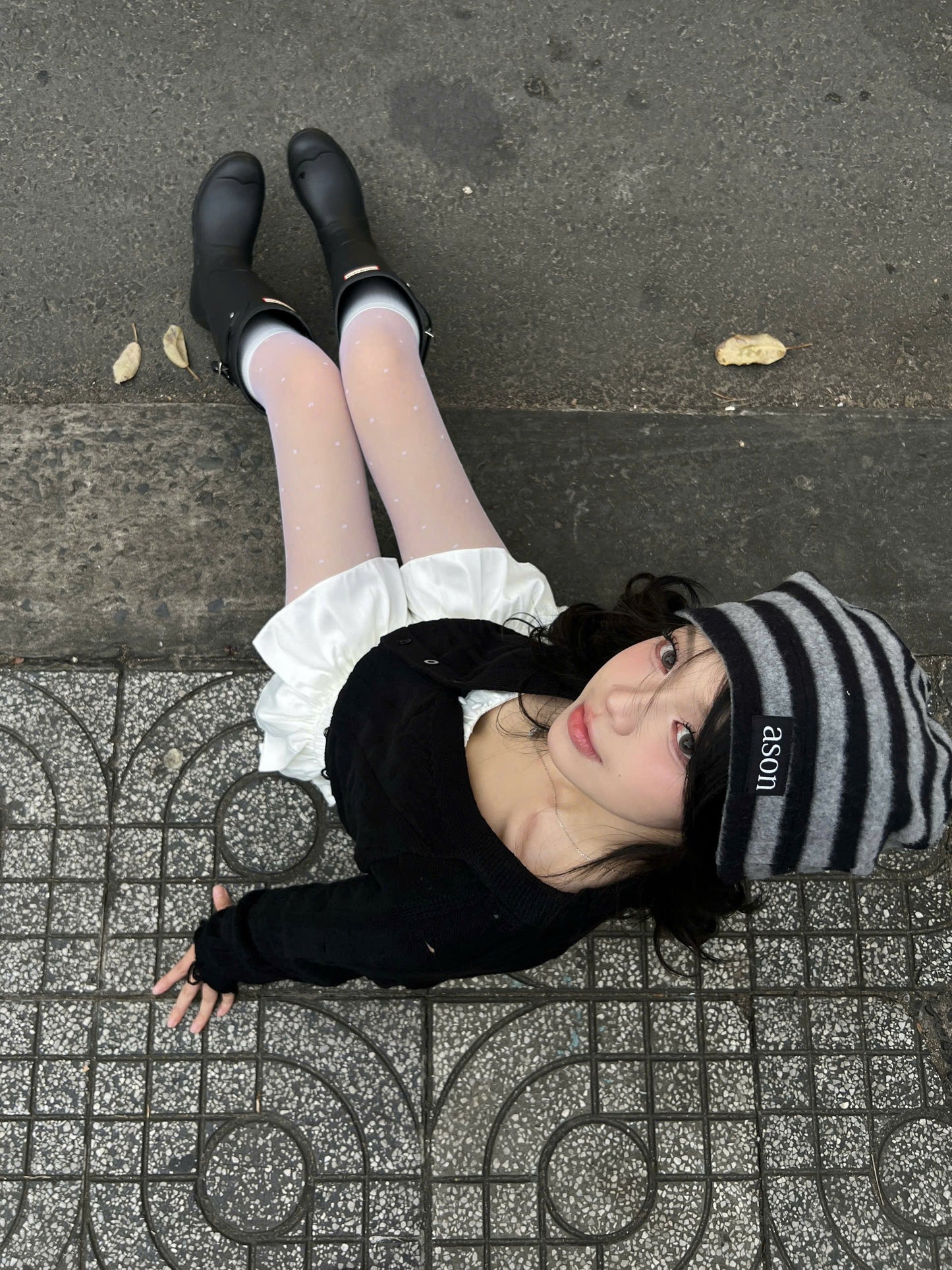 Calem Club Broken-knit Cardigan