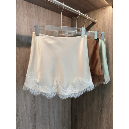 La Boutique Low-Rise Lace Mini Skirt