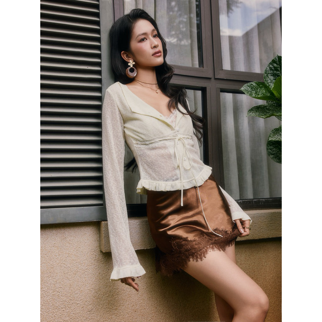 La Boutique Low-Rise Lace Mini Skirt