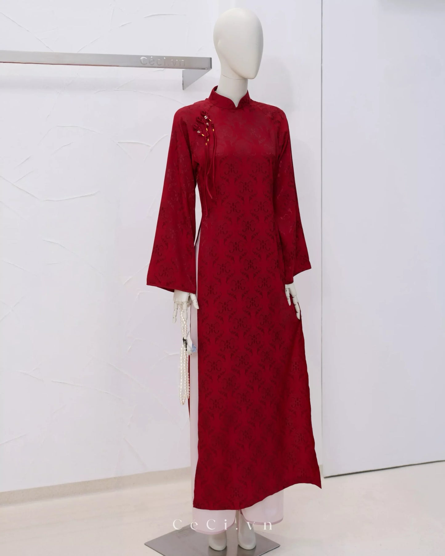 Ceci Chieu Giao Ao Dai