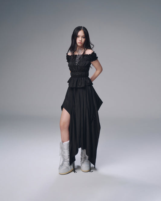 Bunny Hill Dawsey Top (Black) (Pre-order) - Em Clothing
