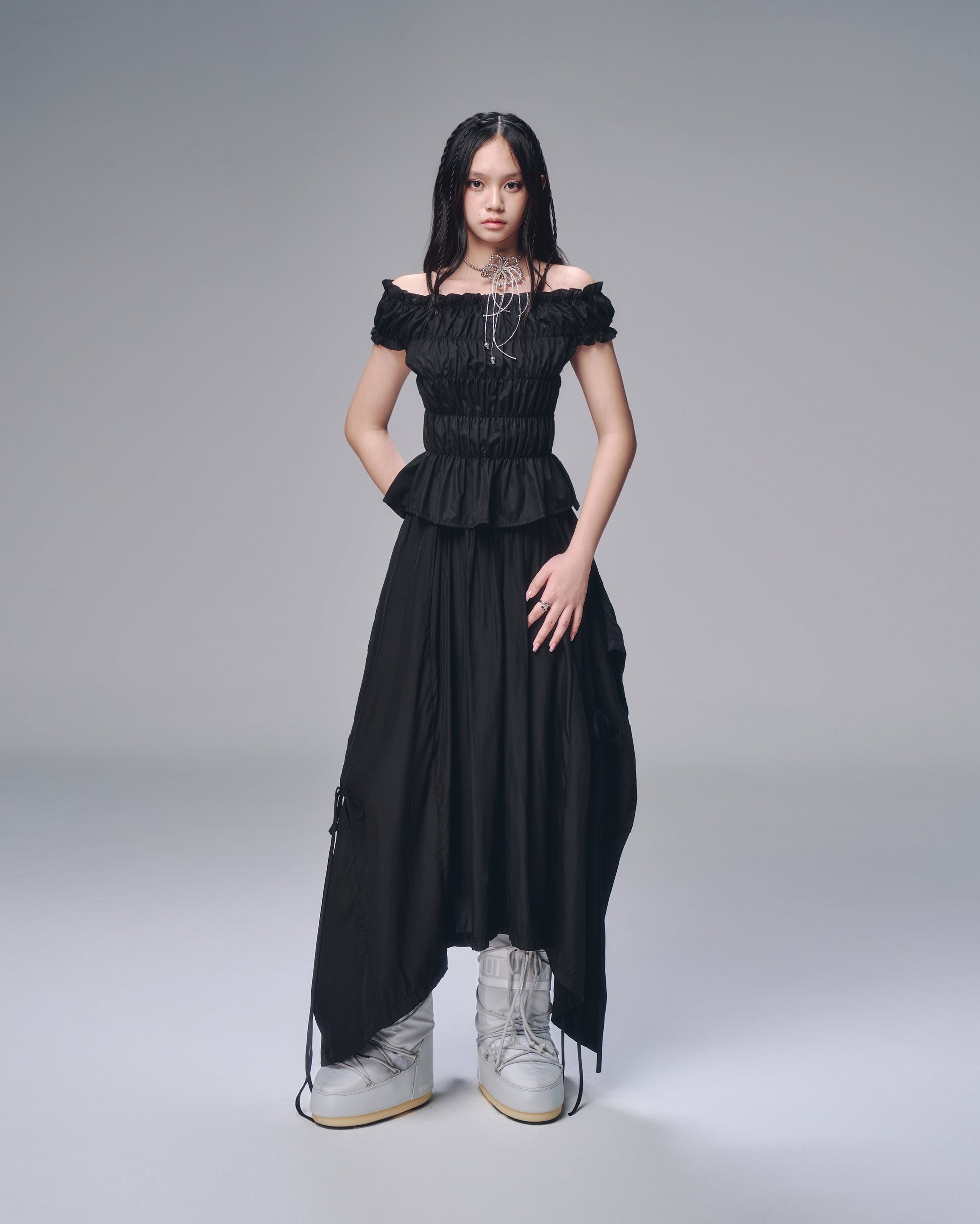 Bunny Hill Dawsey Top (Black) (Pre-order) - Em Clothing