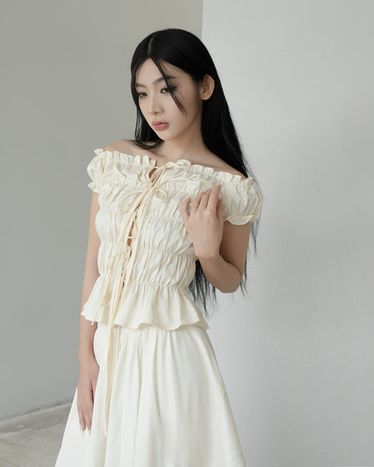 Bunny Hill Dawsey Top (Ivory) (Pre-order) - Em Clothing