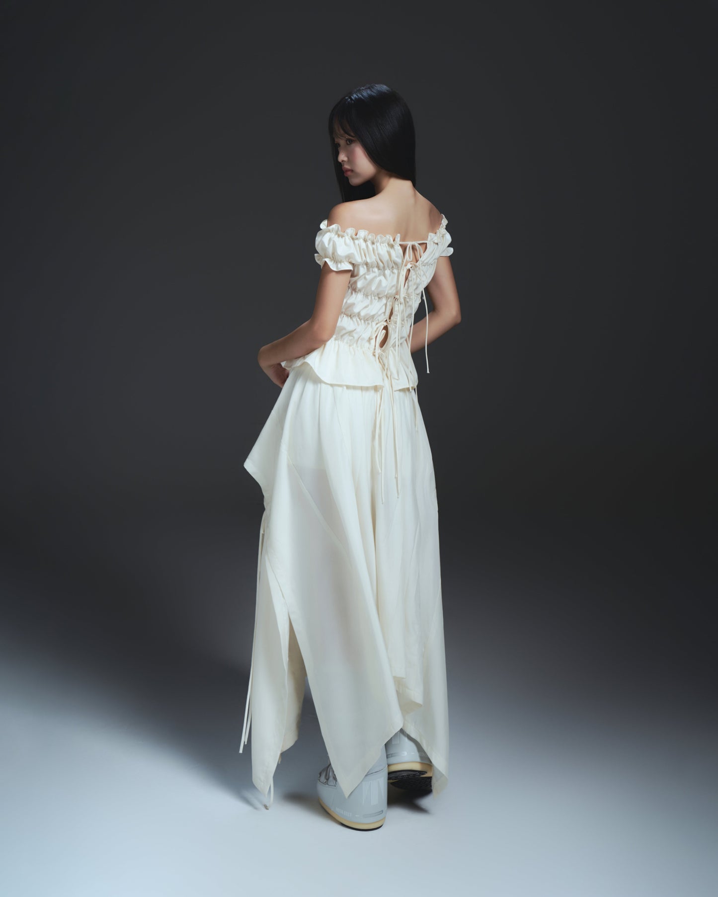 Bunny Hill Dawsey Top (Ivory) (Pre-order) - Em Clothing