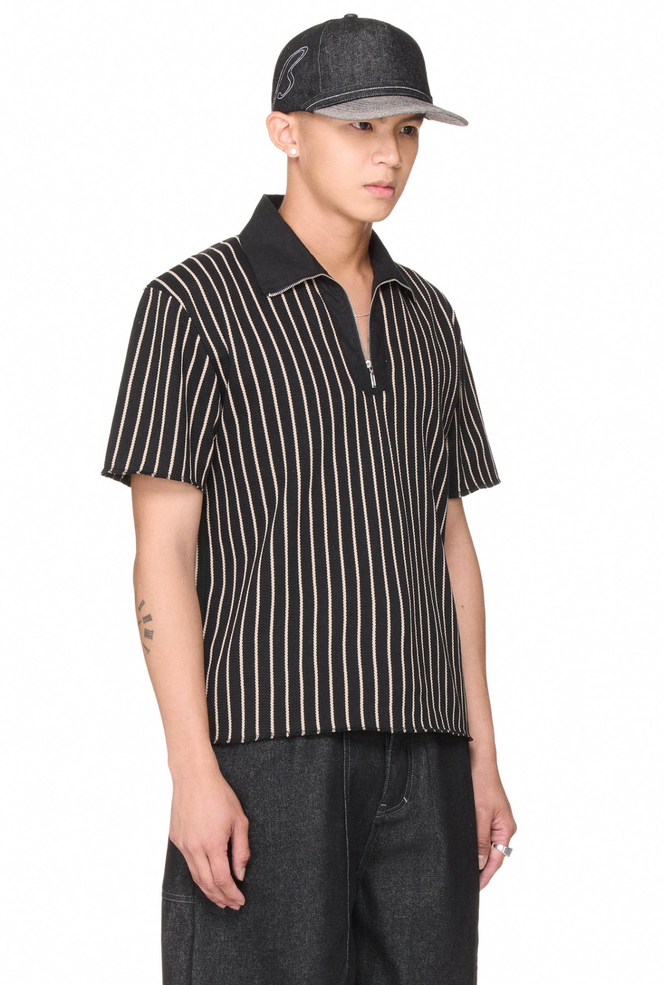 The Beuter Half Zip Striped Polo - Black