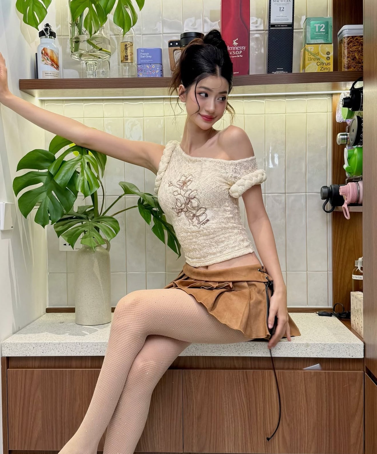 Tsun Orchid Lace One-Shouler Top (Pre order)