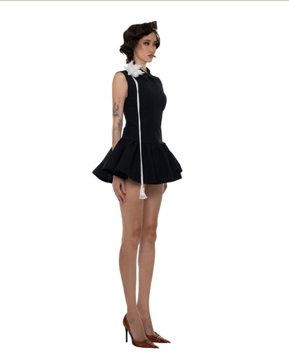 Huelleyrose Joan Dress With Flower Pin