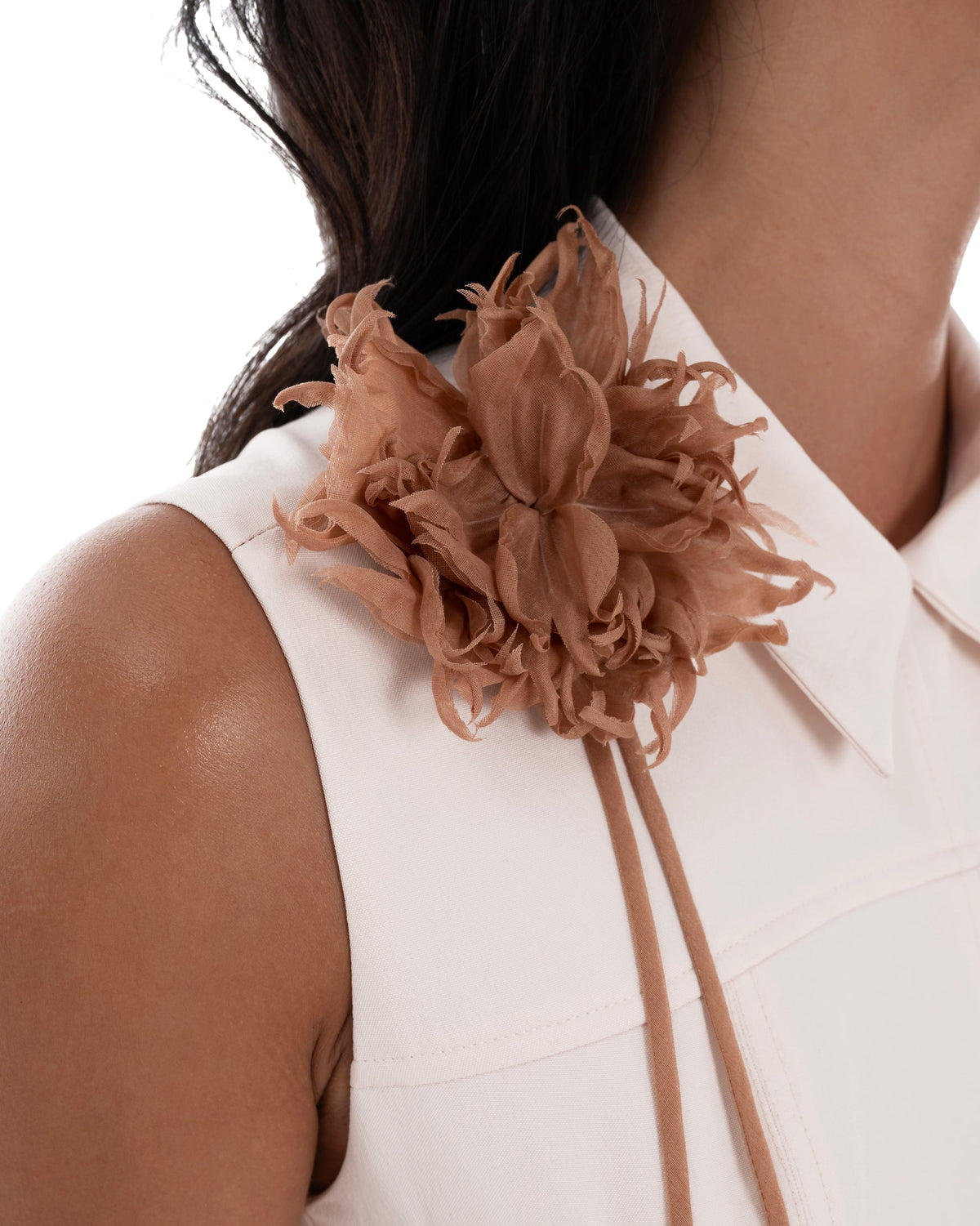 Huelleyrose Joan Dress With Flower Pin