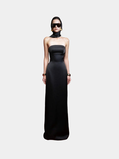 Kisserine Mivora Gown - Black