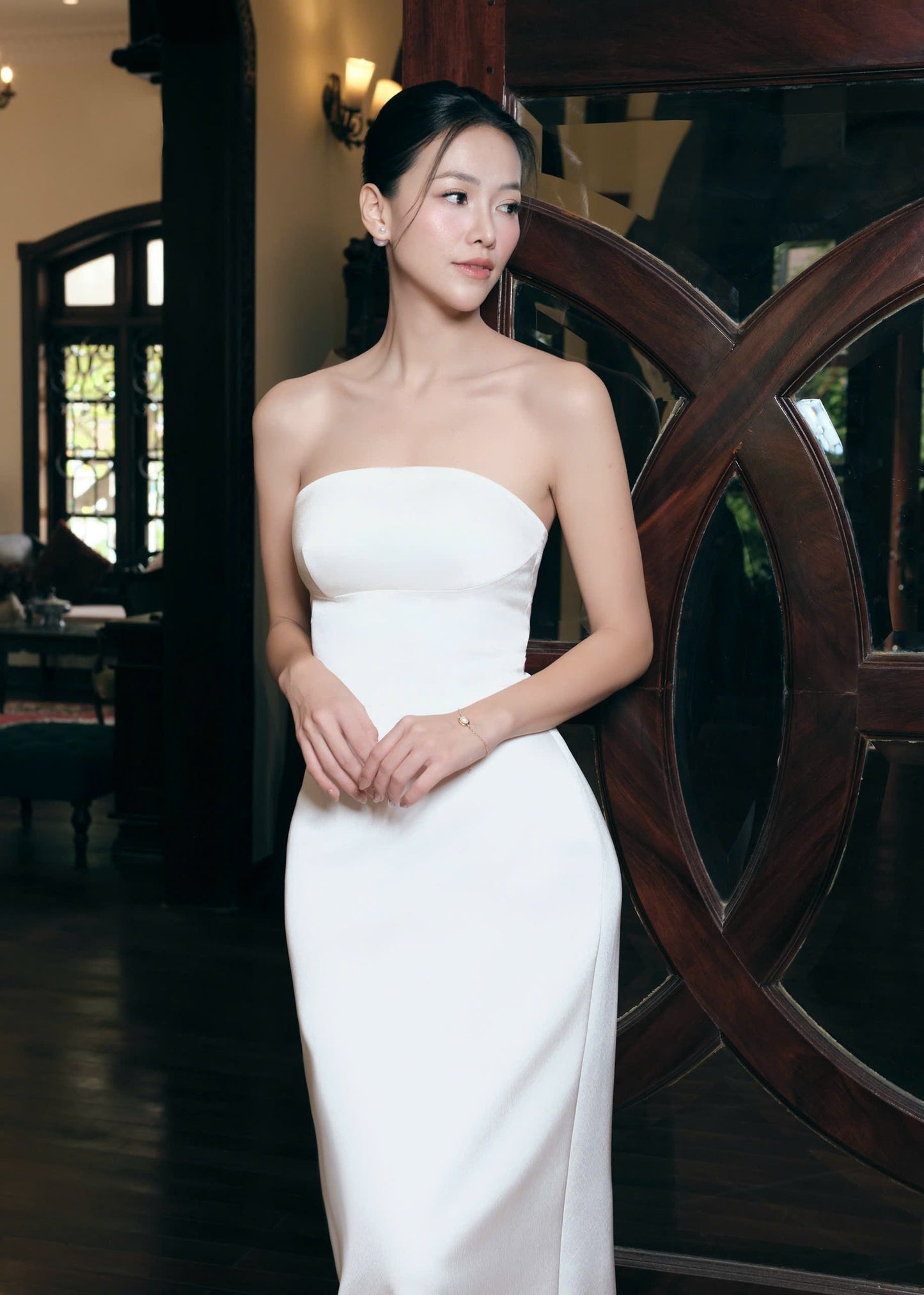 Kisserine Mivora Gown - White