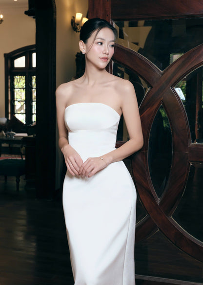 Kisserine Mivora Gown - White