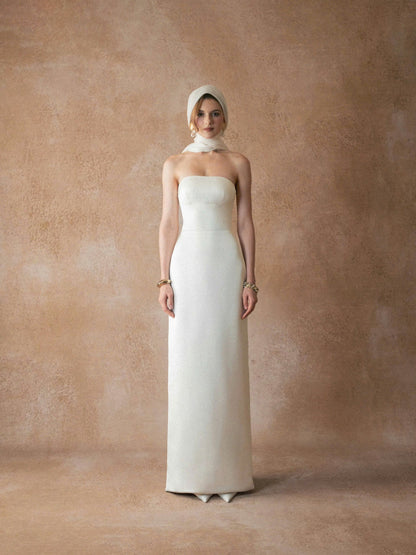 Kisserine Mivora Gown - White
