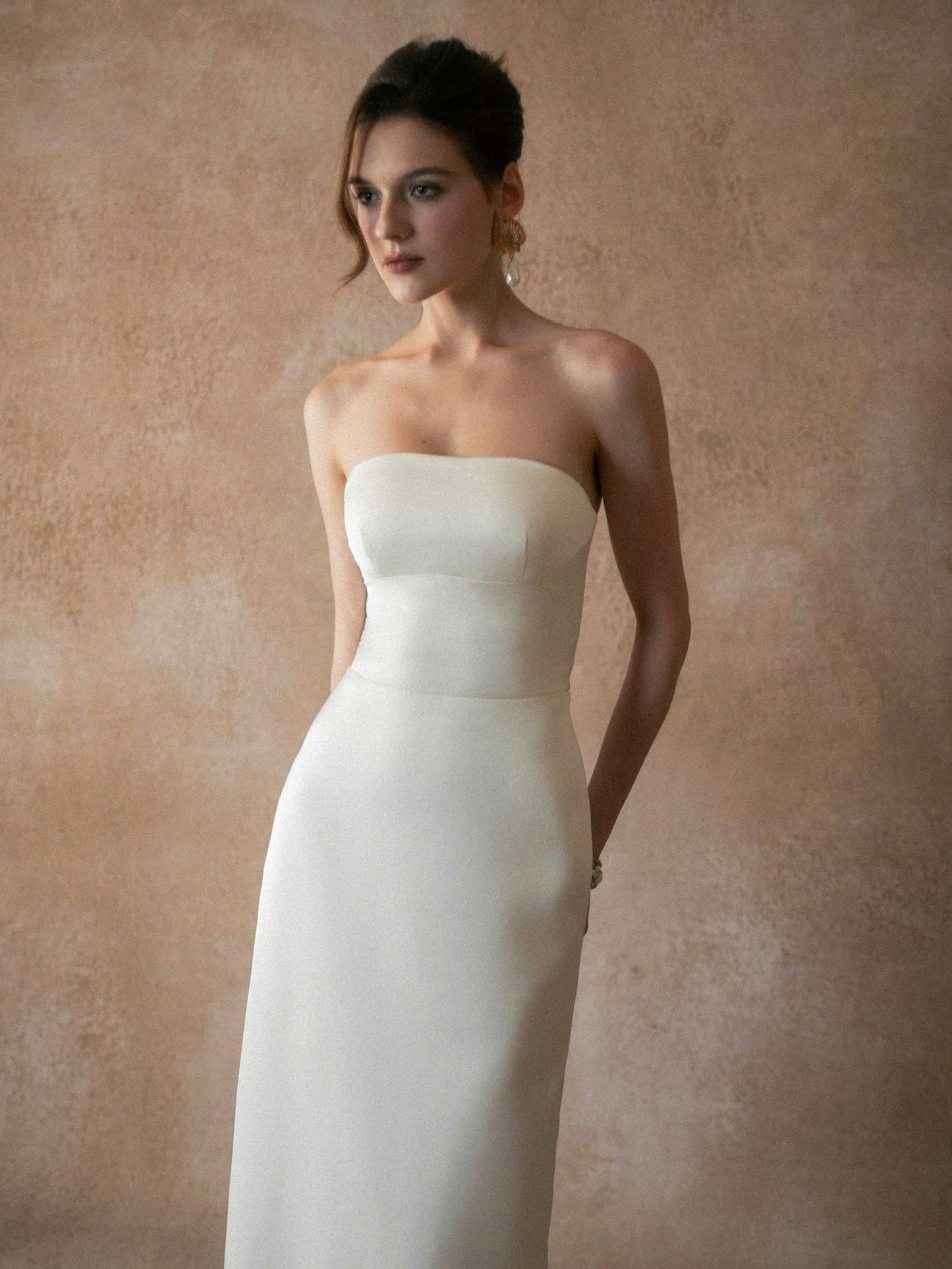Kisserine Mivora Gown - White
