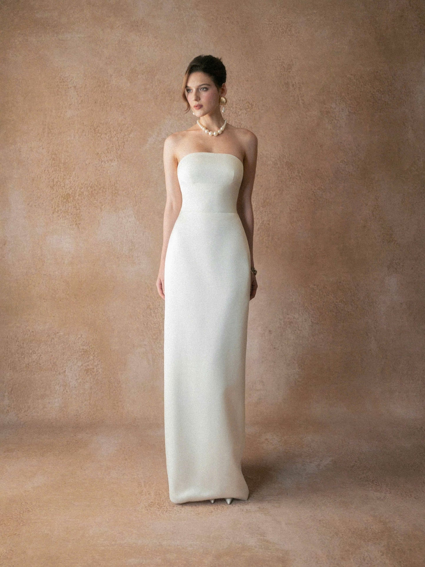Kisserine Mivora Gown - White