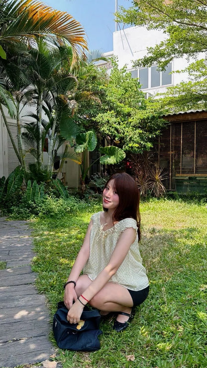 17.official Lacie Top