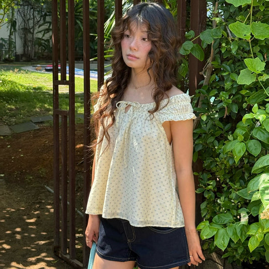 17.official Lacie Top