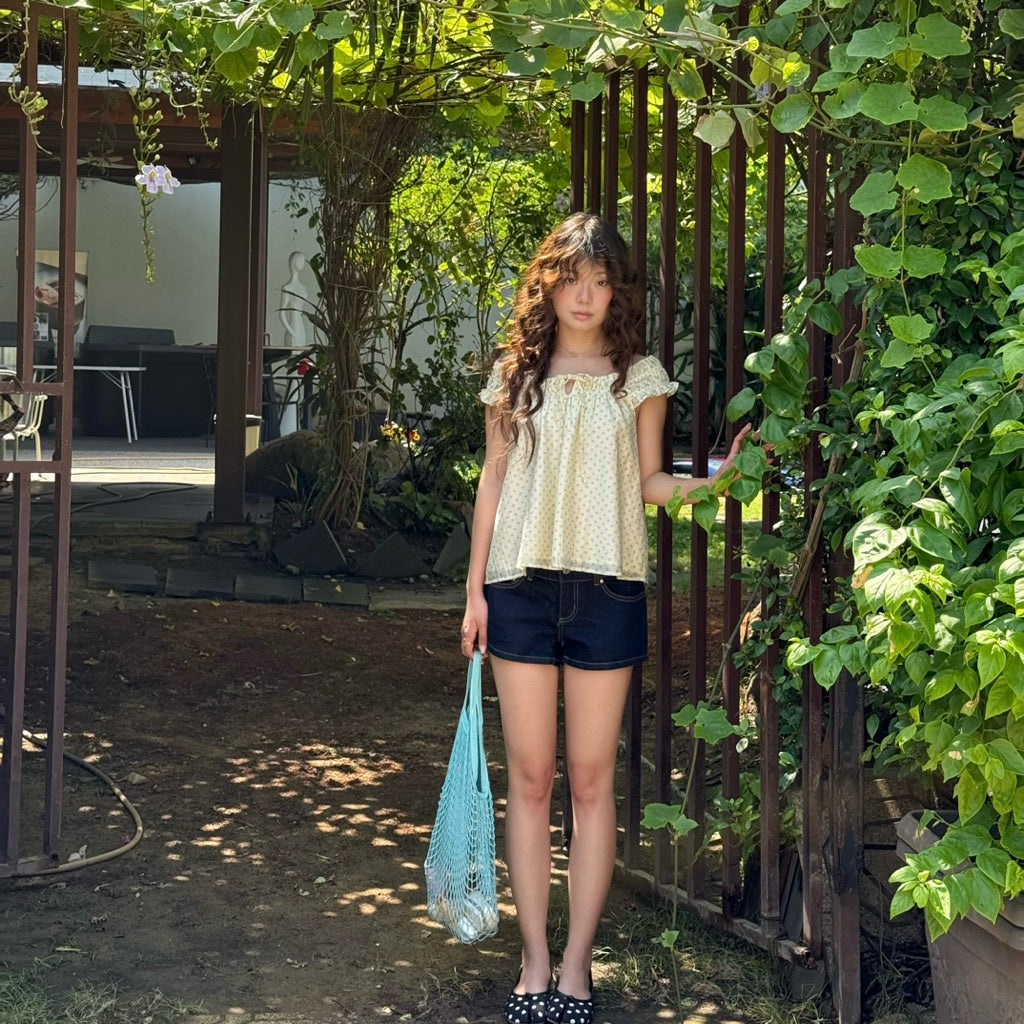 17.official Lacie Top