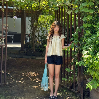 17.official Lacie Top
