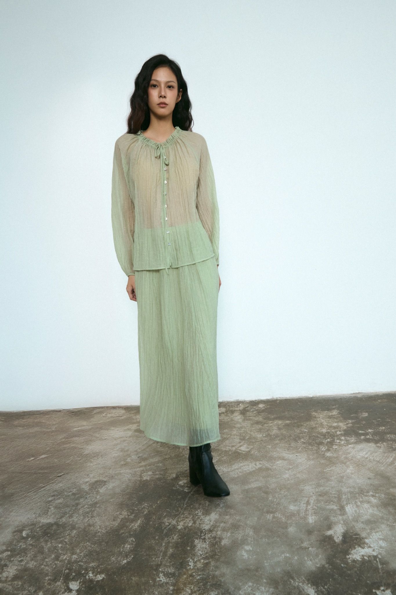 Libe Lantern Sleeves Blouse (Pre-order)