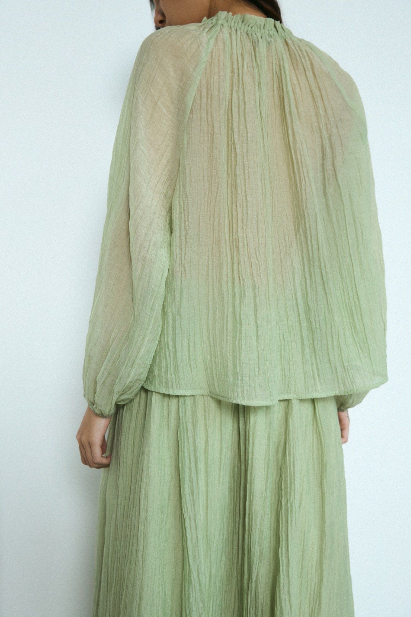 Libe Lantern Sleeves Blouse (Pre-order)