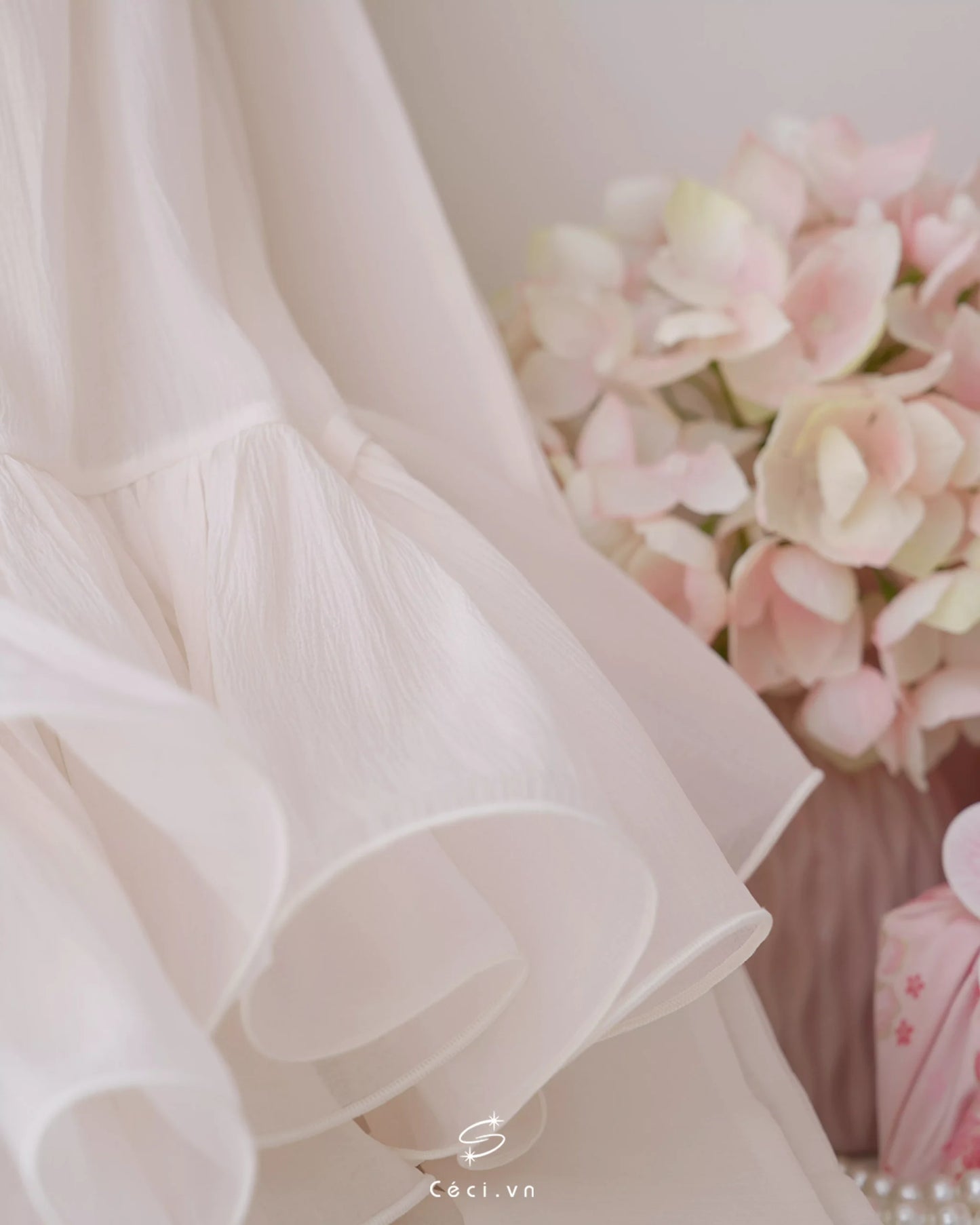 Ceci Phoebe Dress - Pearl Veil