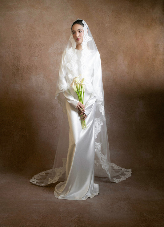 Kisserine Rosena Gown