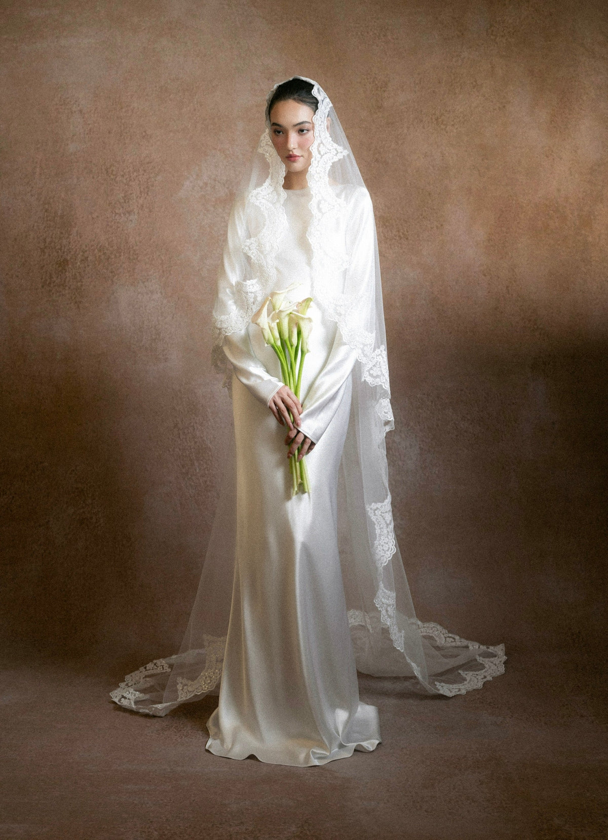 Kisserine Rosena Gown