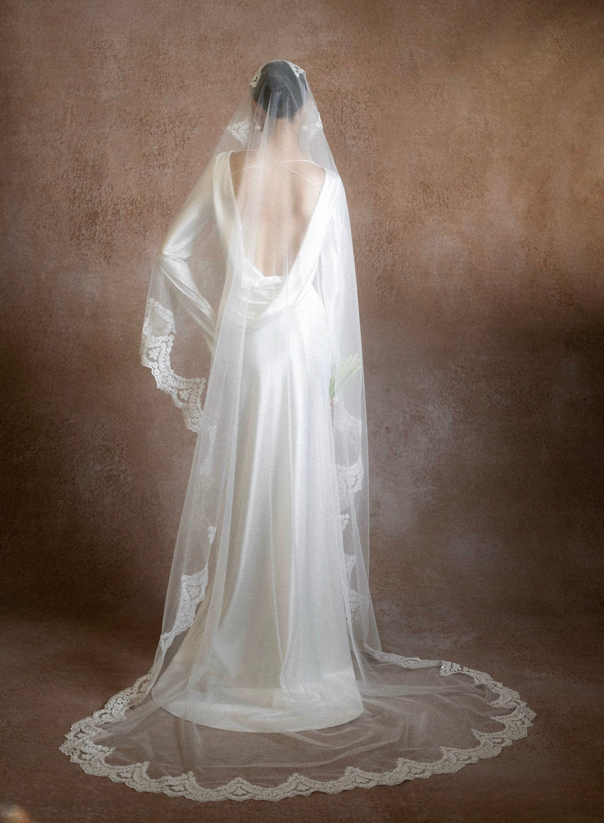 Kisserine Rosena Gown
