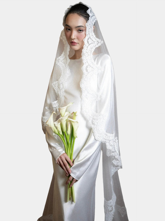 Kisserine Rosena Gown