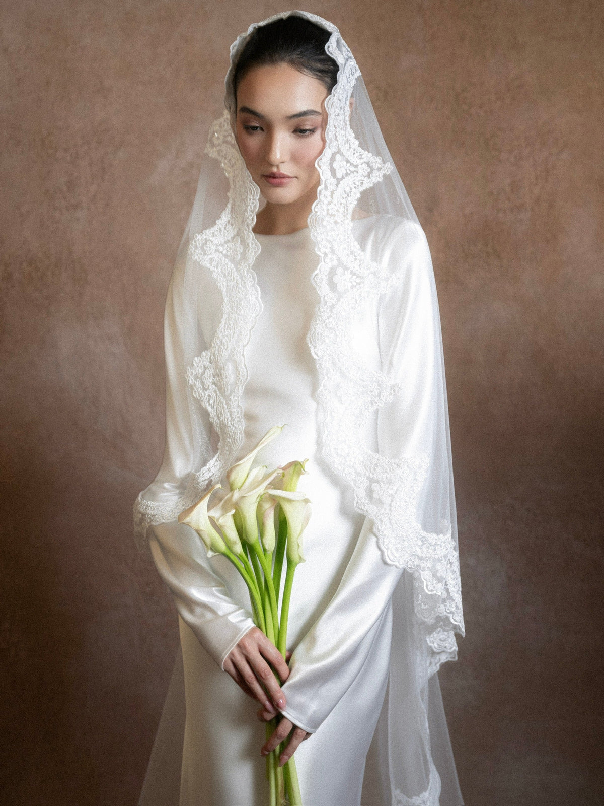 Kisserine Rosena Gown